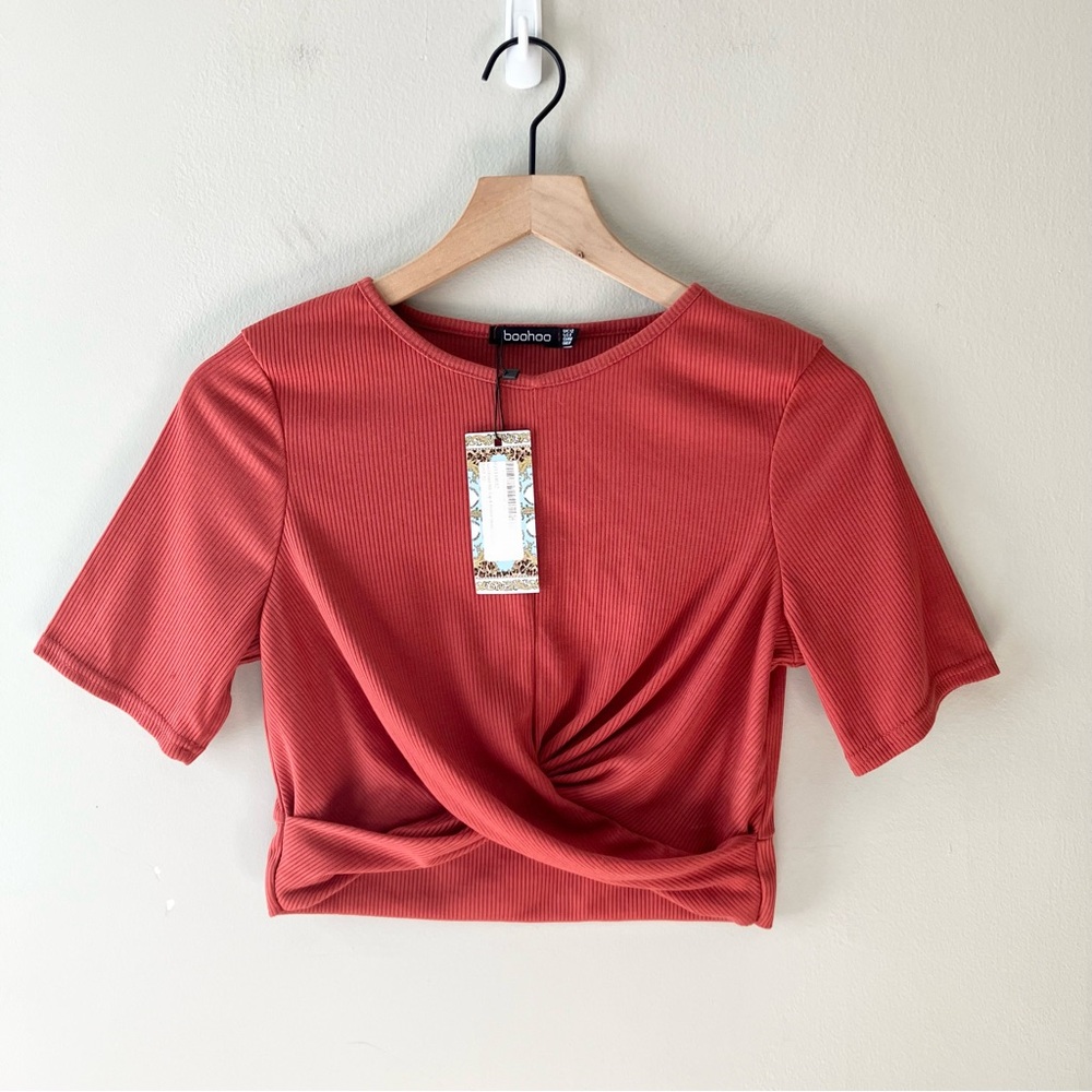 BOOHOO Twist Front Ribbed Crop Top - Picture 2 of 5